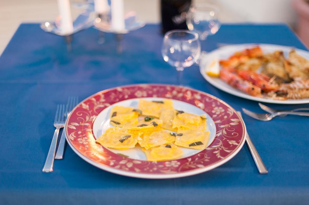 Regina Hotel E Ristorante 蓬他码头 外观 照片